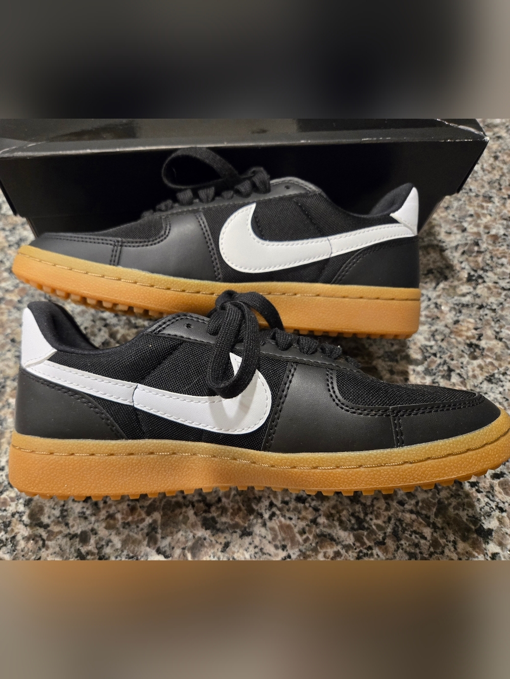 Womens Nike Field General Sz 6